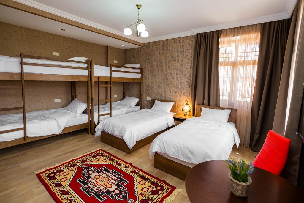 Metekhi'S Galavani Hotel Tbiliszi Szoba fotó