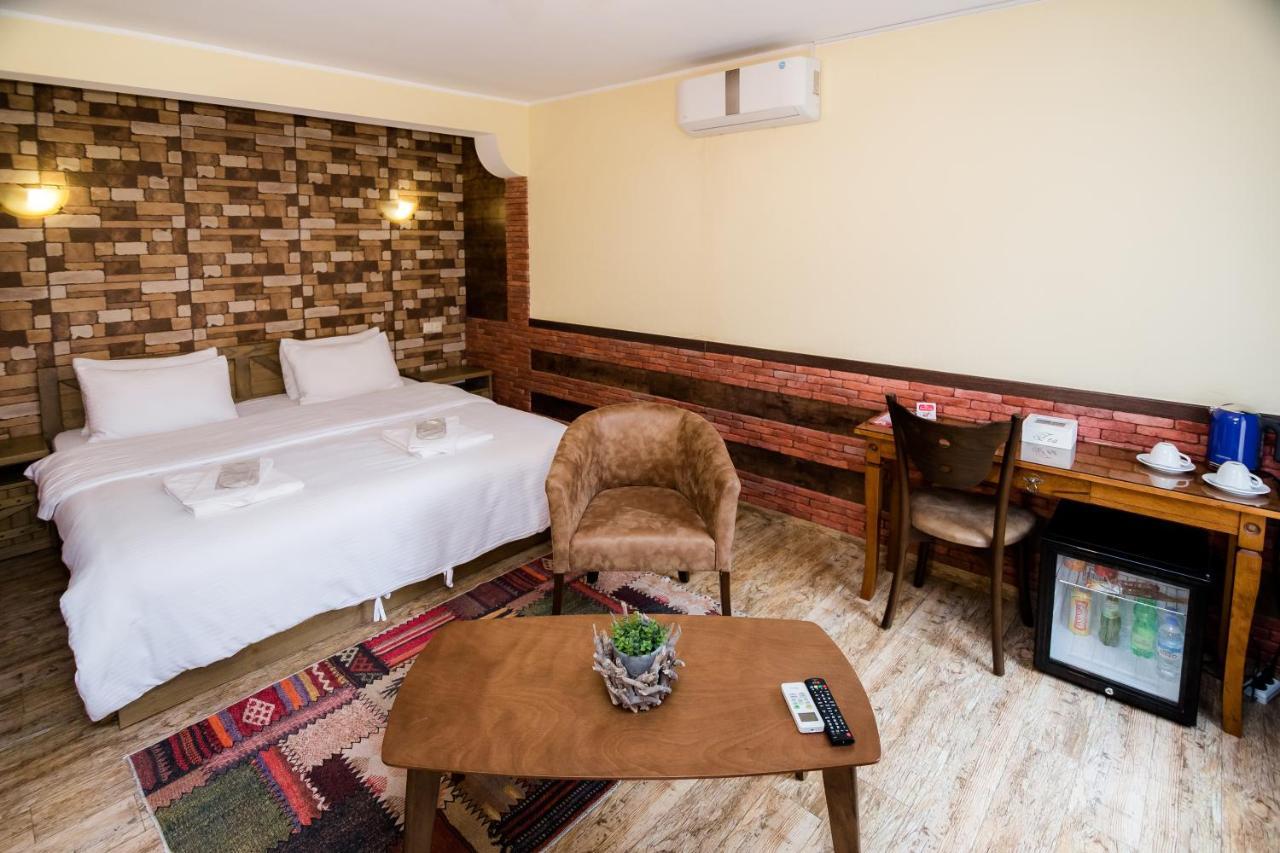 Metekhi'S Galavani Hotel Tbiliszi Kültér fotó